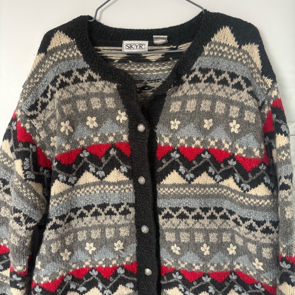Vintage SKYR 100% Wool Nordic Floral Cardigan XL Silver Crest Buttons Cottagecor - Picture 2 of 10